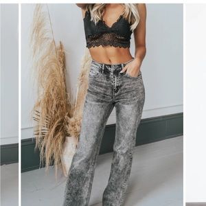 Apricot Boutique 90s Vintage Flare jeans